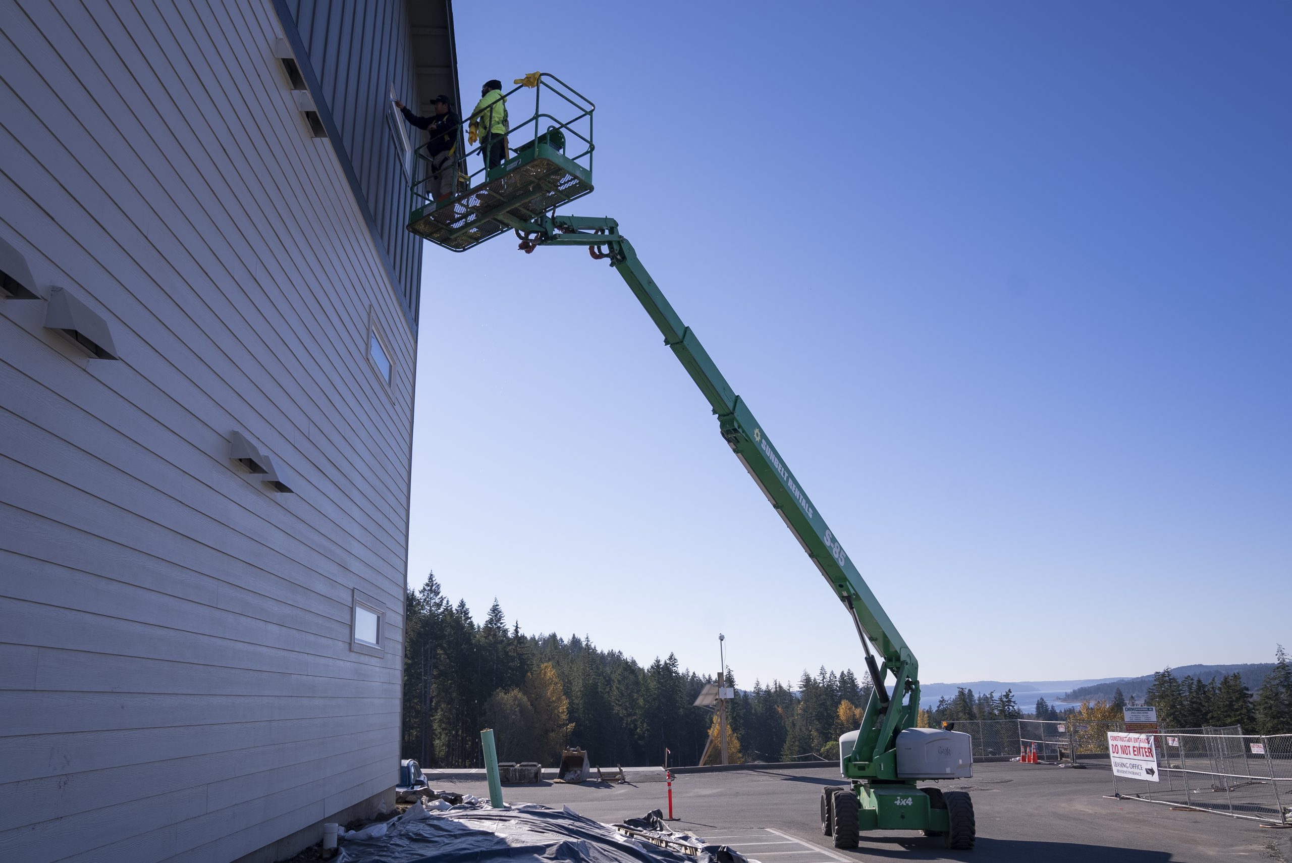 Cleanstart: Safety Focused Window Washing with Proper Equipment Commercial window washing services