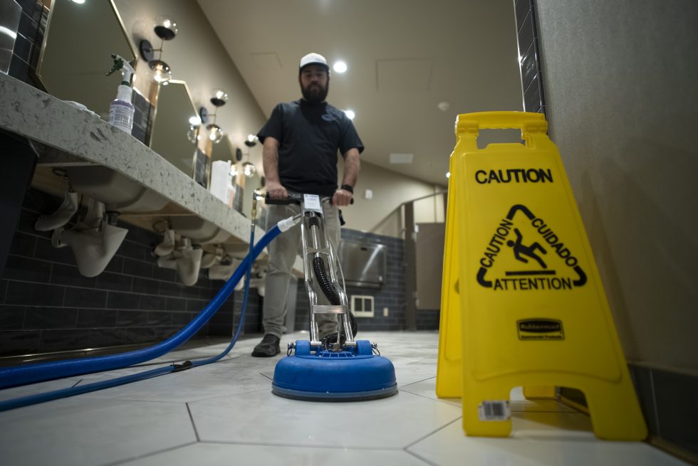 The Benefits of Coordinating Commercial Cleaning and Building Maintenance With One Provider